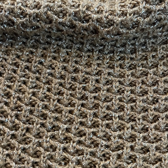Jones New York Signature Open Knit Metallic Gold Sweater (M) - Picture 7 of 7